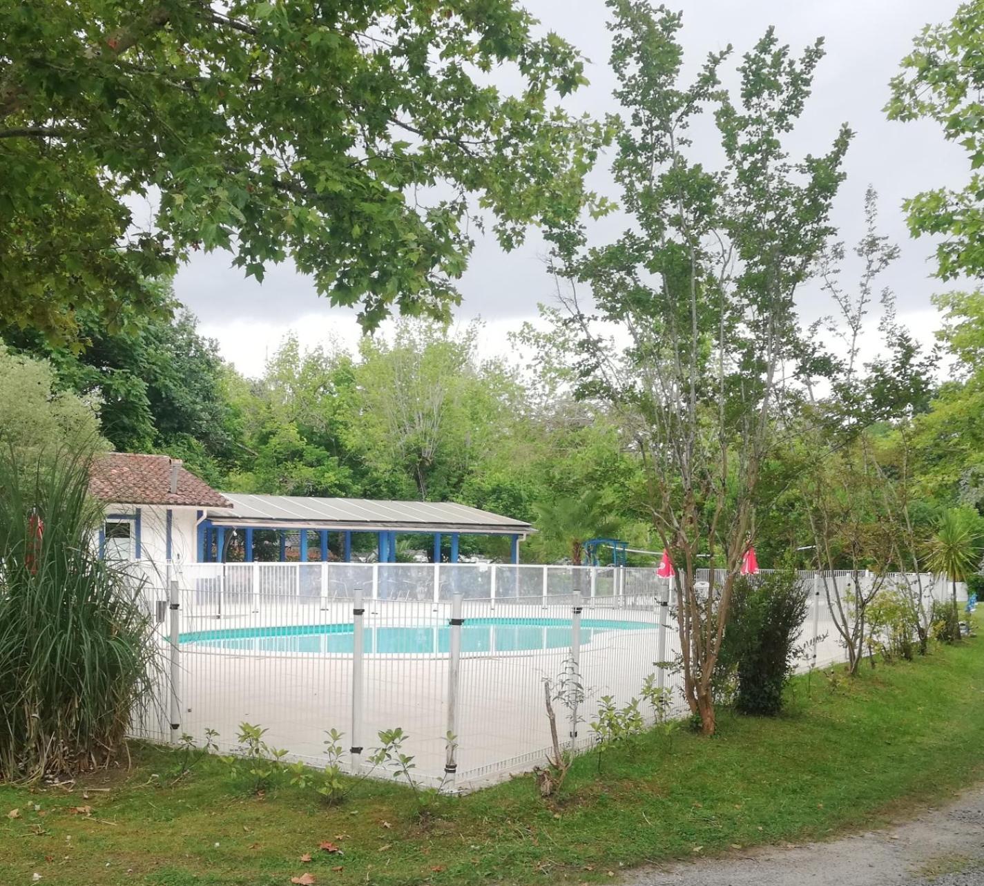 Petite Maison De Vacances Hotel Onesse-et-Laharie Bagian luar foto